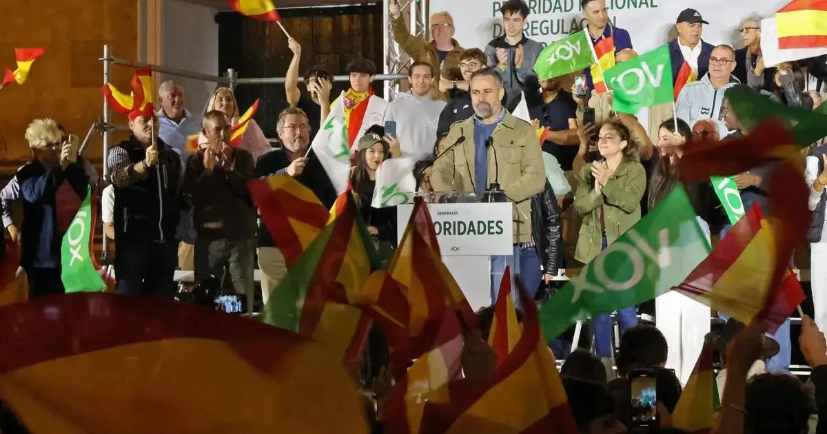 Abascal propone la remigración y la rebaja de impuestos como solución económica en Menorca
