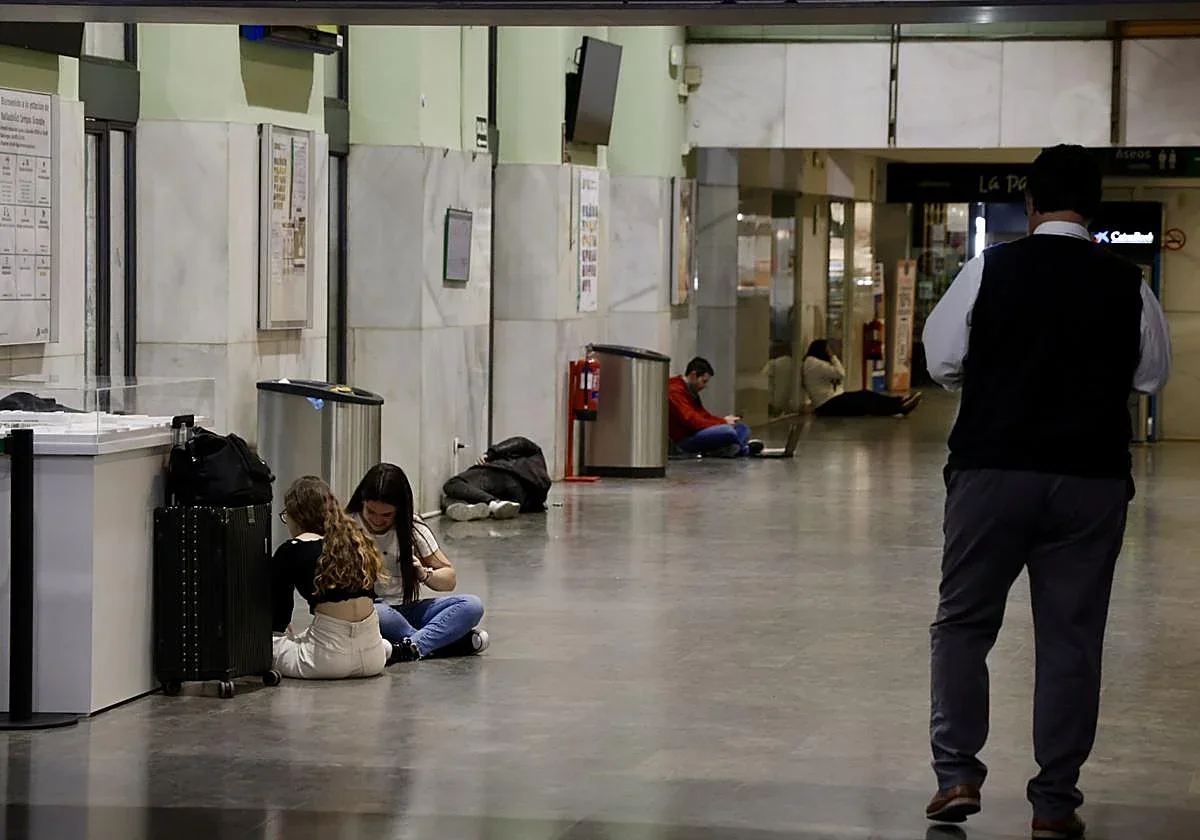 Adif sufre pérdidas de 2 millones por apagón que afecta a más de 50.000 pasajeros