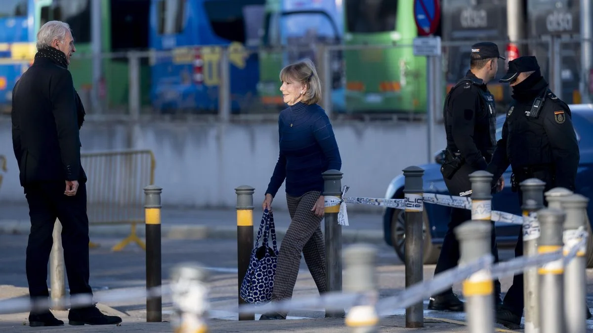 Aguirre justifica el golf que enfrenta a González, superando el helipuerto de Bono