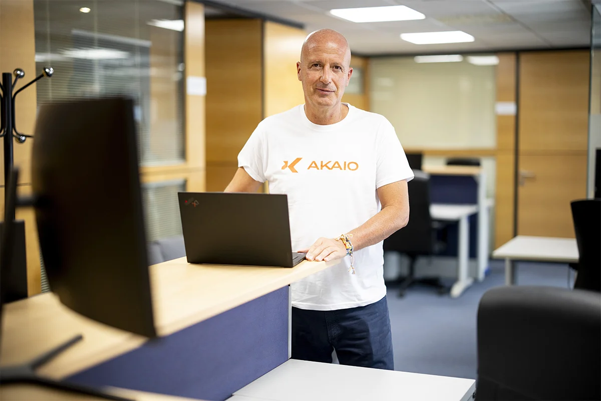 Akaio transforma la innovación en pymes con su 'mini consultor' de IA, ¿qué beneficios trae?