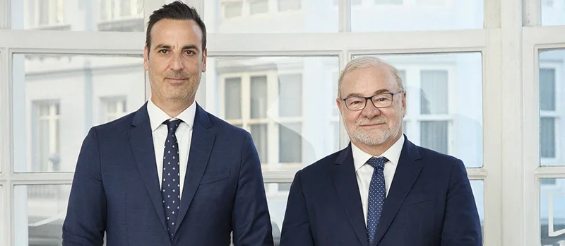 Andbank refuerza su estrategia en Galicia con un veterano y un joven talento del sector