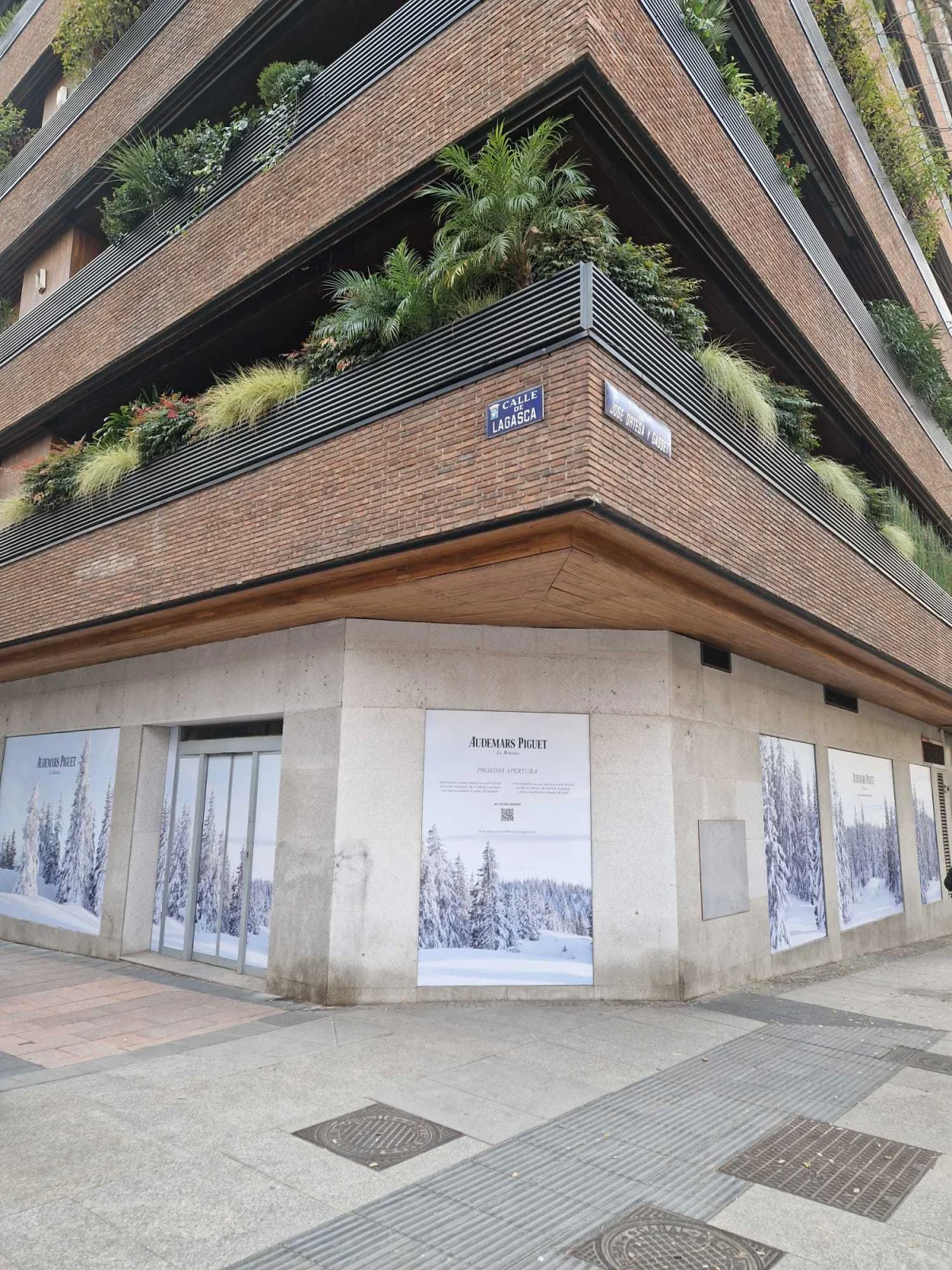 Audemars Piguet abre su primera tienda en España, arrendada por Santander en ubicación 'prime