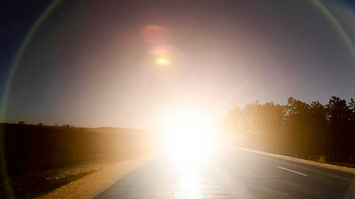 Autónomos al volante en alerta: el eclipse del 12 de agosto exige revisiones de vehículos