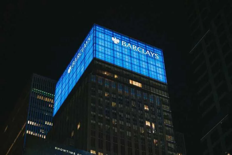 Barclays destina millones a recompra de acciones tras un aumento del 12% en beneficios