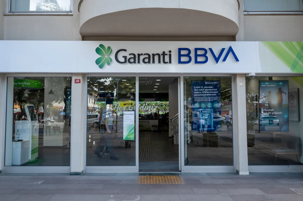 BBVA reserva 100 millones para mitigar el impacto de la inestabilidad en Irán