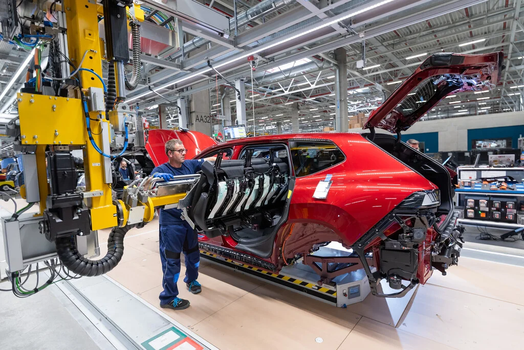 BMW ajusta su plantilla en Alemania: 8.000 despidos para mantener la rentabilidad.