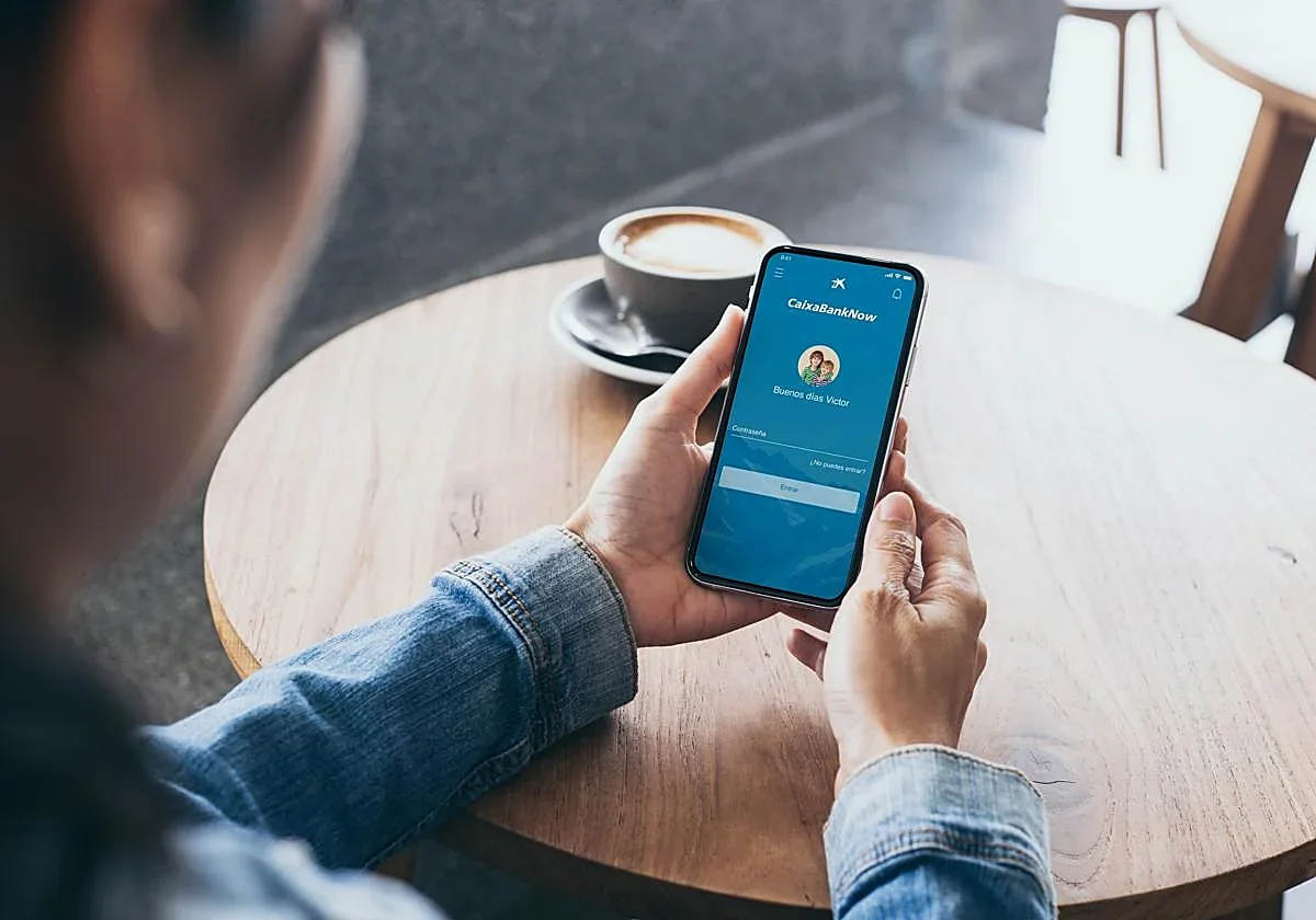 Caixabank alerta a los clientes sobre cambios en el pago de recibos que afectan su economía