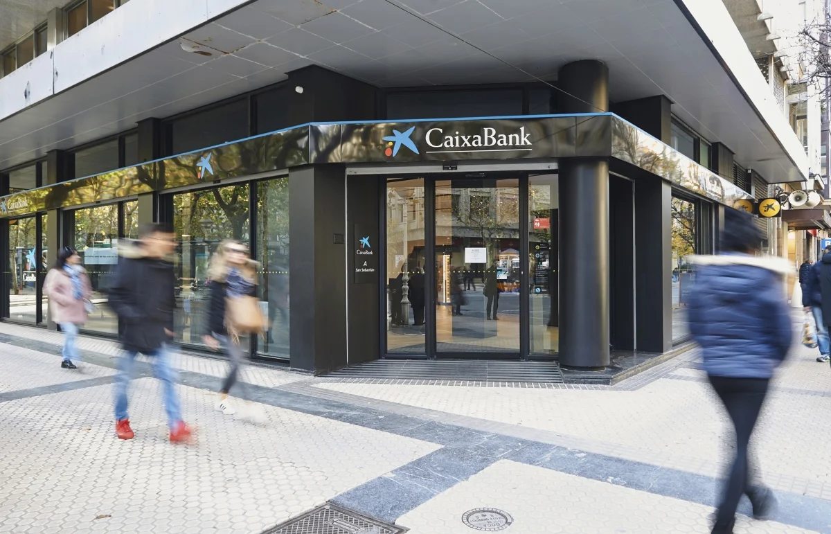 CaixaBank atrae a nuevos clientes con la oferta de PlayStation 5 al domiciliar nómina