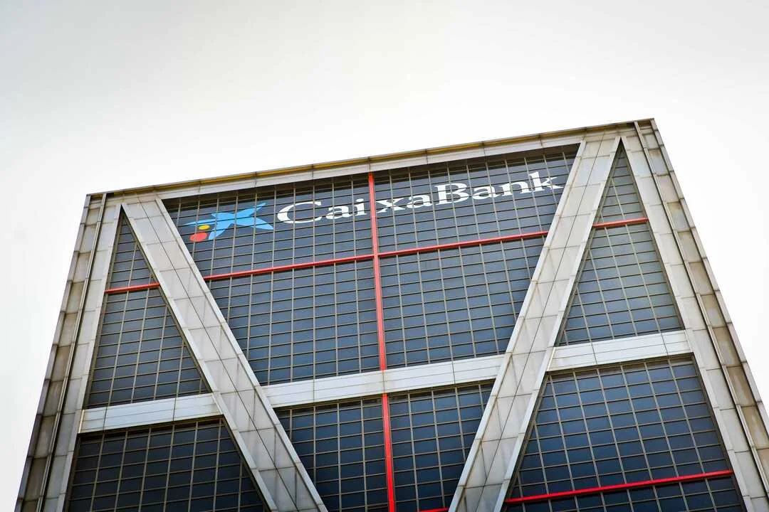 CaixaBank refuerza su consejo con Ana María García Fau y la continuidad de Muniesa