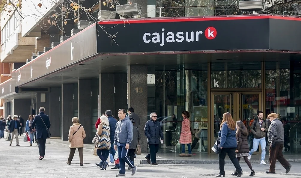 Cientos de empleados de Cajasur se preparan para la integración en Kutxabank en febrero
