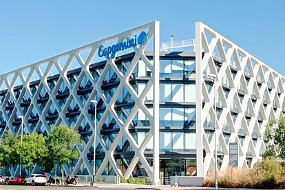 Cientos de empleados en España se verán afectados por el ERE de Capgemini por IA