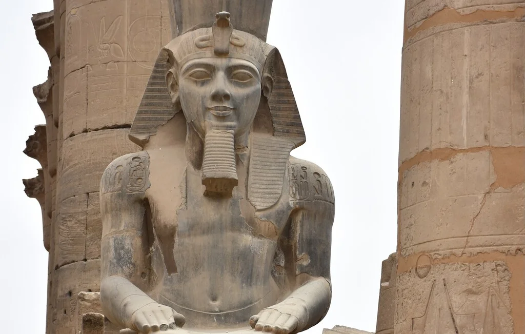 Descubrimiento arqueológico asombra a egiptólogos: escultura de Ramsés II hallada en España