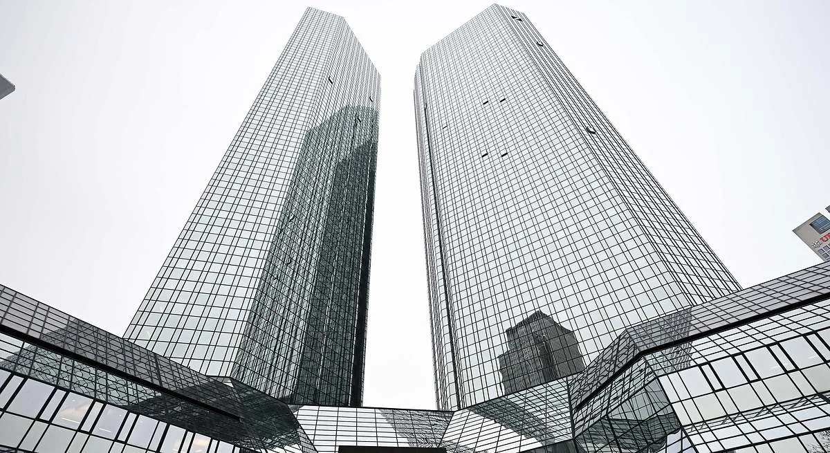 Deutsche Bank en la mira: la Fiscalía alemana investiga blanqueo relacionado con Abramóvich