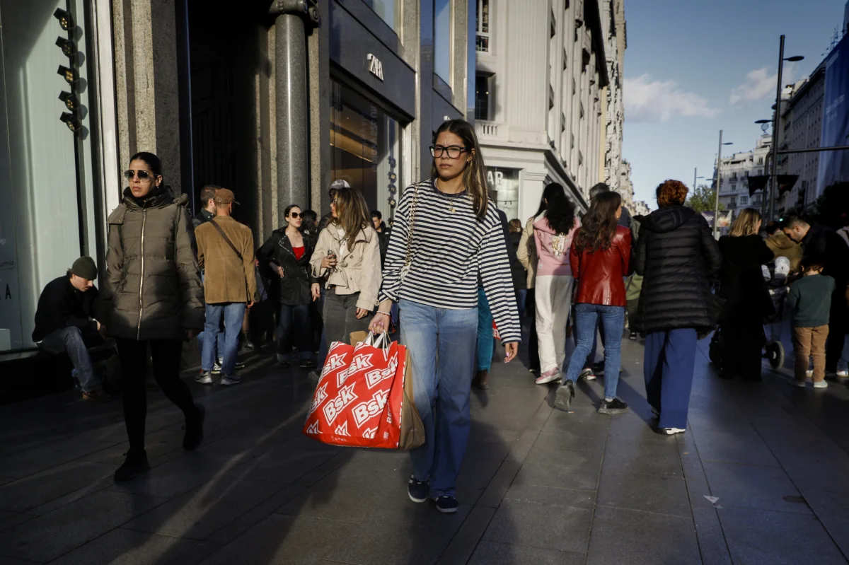 El ahorro de las familias cae mientras la deuda alcanza niveles preocupantes en España