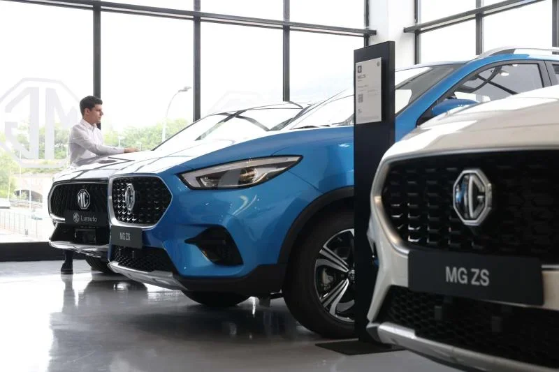 El auge de las marcas chinas impulsa las ventas de coches a más de un millón en España