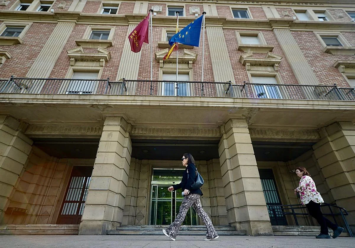El aumento de intereses en la deuda regional amenaza el equilibrio presupuestario hasta 2029