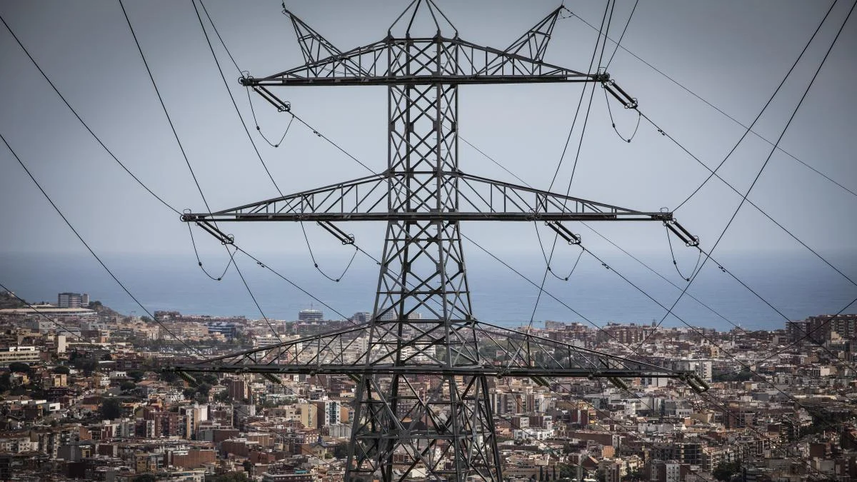 El aumento del 27% en la PVPC eleva las facturas de luz de millones de hogares en España