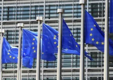 El aumento del empleo evita la recesión en Europa y revitaliza la economía.