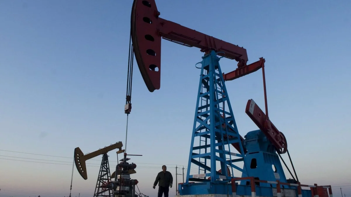 El aumento del petróleo a 100 dólares impacta en los precios de la energía en España