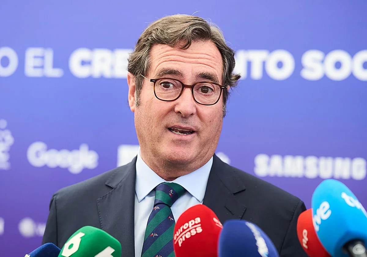 El bloqueo de la CEOE frena las negociaciones con el Gobierno por ley de 'lobbies