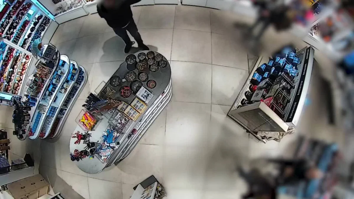 El contrabando de tabaco en aeropuertos afecta la economía local: un detenido