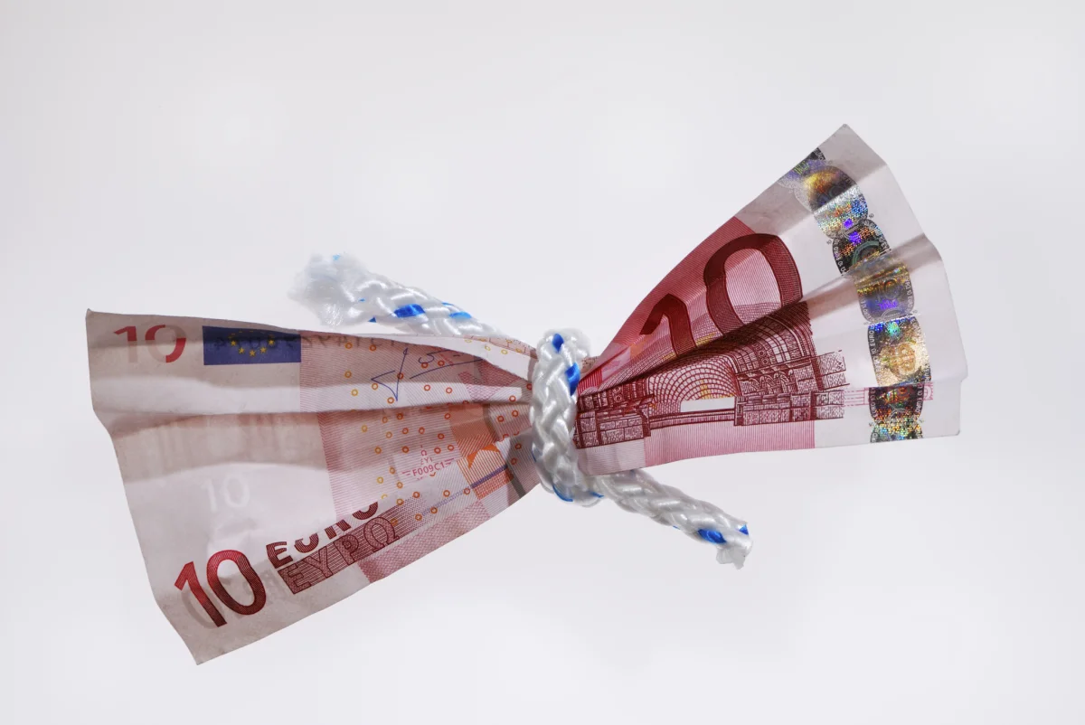 El coste oculto de no invertir: perder hasta 1.000 euros al año en tu cuenta bancaria