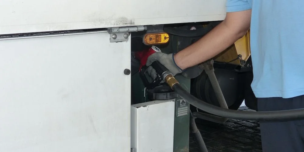 El descenso del precio del gasóleo anticipa un alivio para los transportistas esta semana