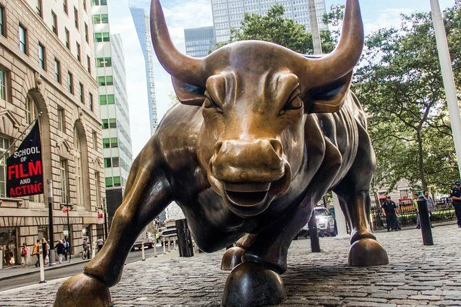 El Dow Jones responde positivamente a datos de empleo, mientras Nasdaq y S&P 500 alcanzan máximos históricos