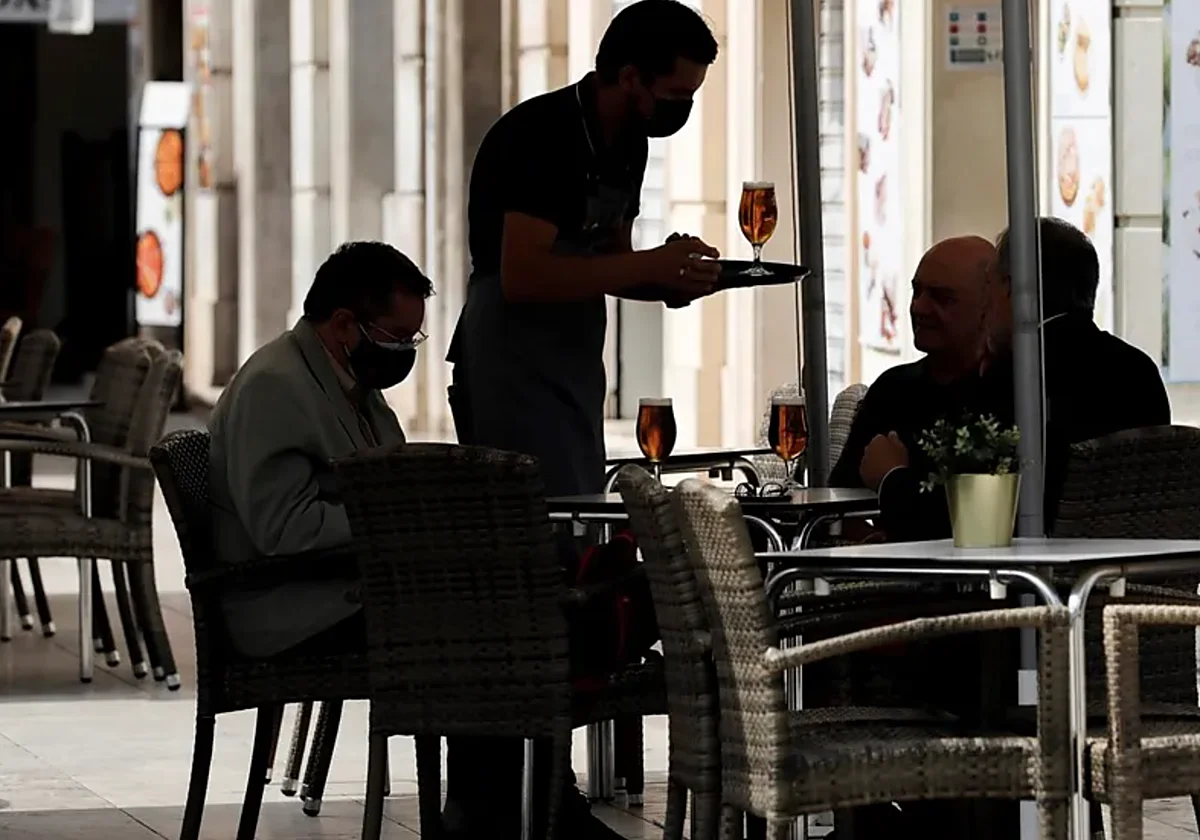 El empleo en España alcanza un récord histórico con 200.000 nuevos afiliados en un mes