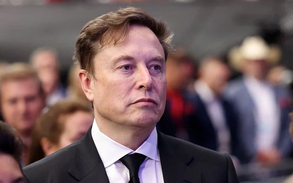 El estilo de vida austero de Musk: una caravana en medio de un imperio tecnológico en expansión