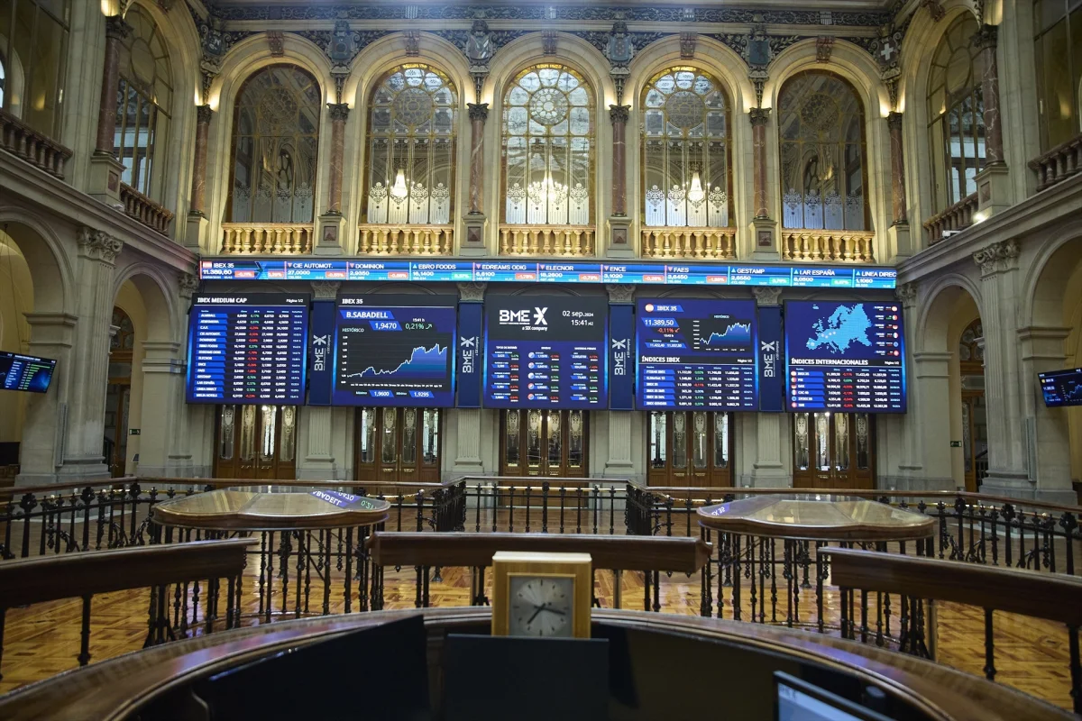 El Ibex 35 se consolida por encima de 19.800 puntos en medio de la incertidumbre global