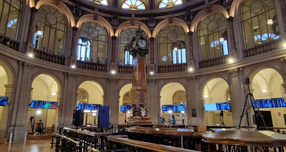 El Ibex 35 sufre caídas mientras Puig destaca con un notable ascenso en Bolsa