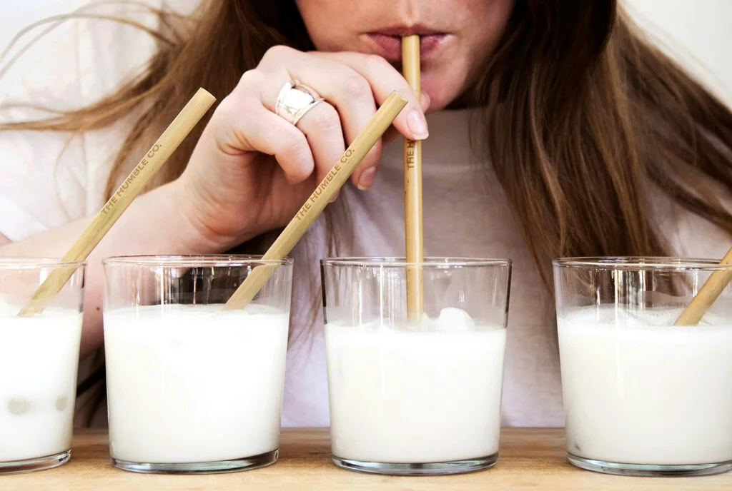 El impacto de la leche de vaca: un hábito diario que transformó la dieta española del siglo XIX