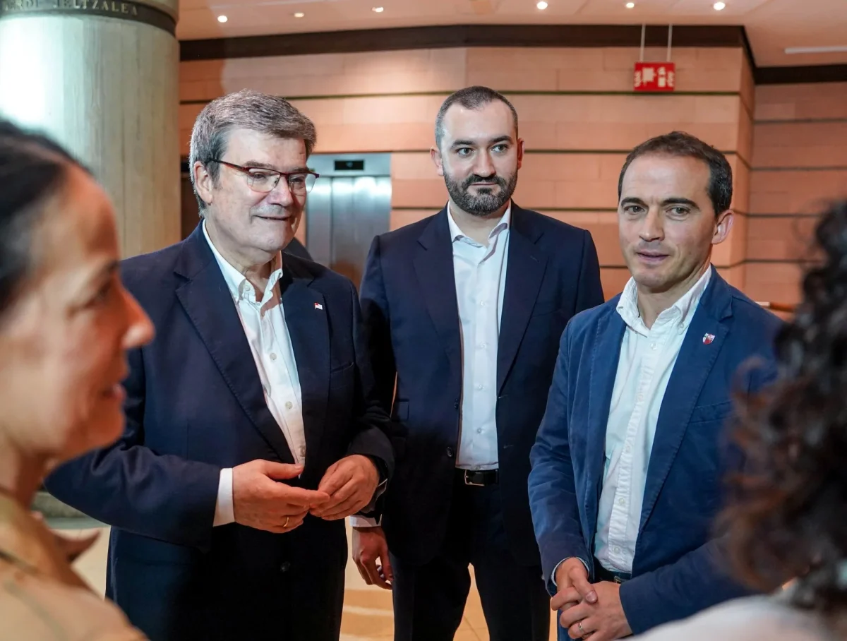 El joven Mikel Hidalgo revoluciona las finanzas desde su nueva posición en Lehendakaritza