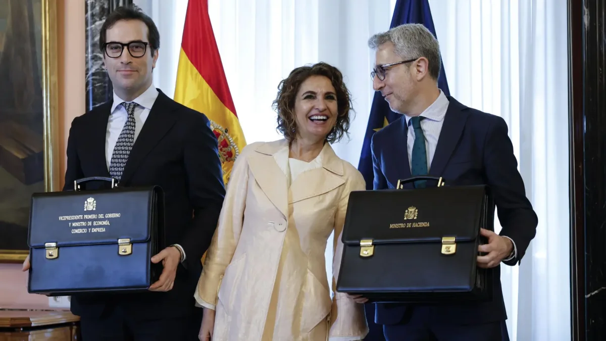 El nuevo ministro de Hacienda reconoce el caos presupuestario que afecta a la economía española