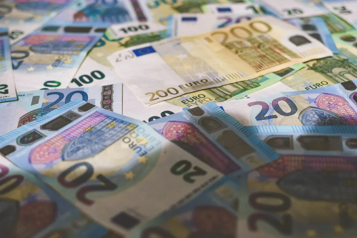 El patrimonio financiero de España alcanza niveles récord, situándose entre los 20 más ricos del mundo
