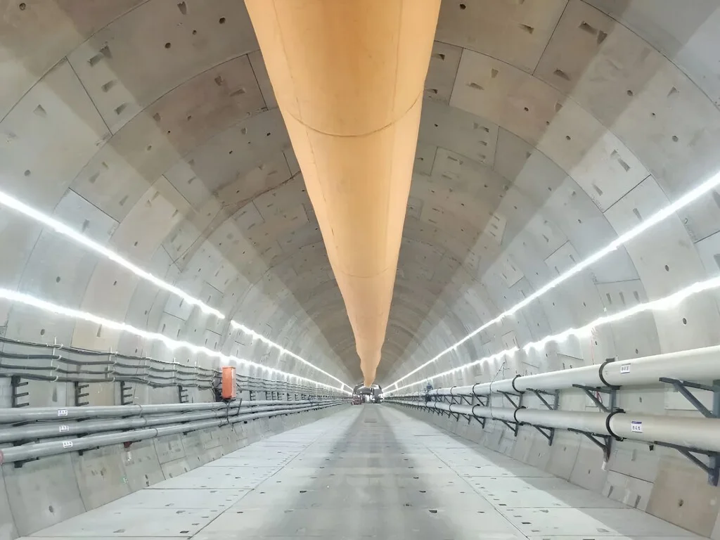 El túnel submarino de alta velocidad en China promete revolucionar el transporte terrestre.