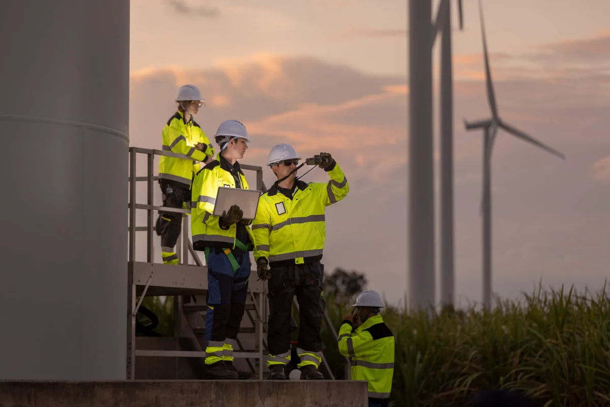 El vacío de técnicos frena el avance de la energía limpia en España y su futuro incierto