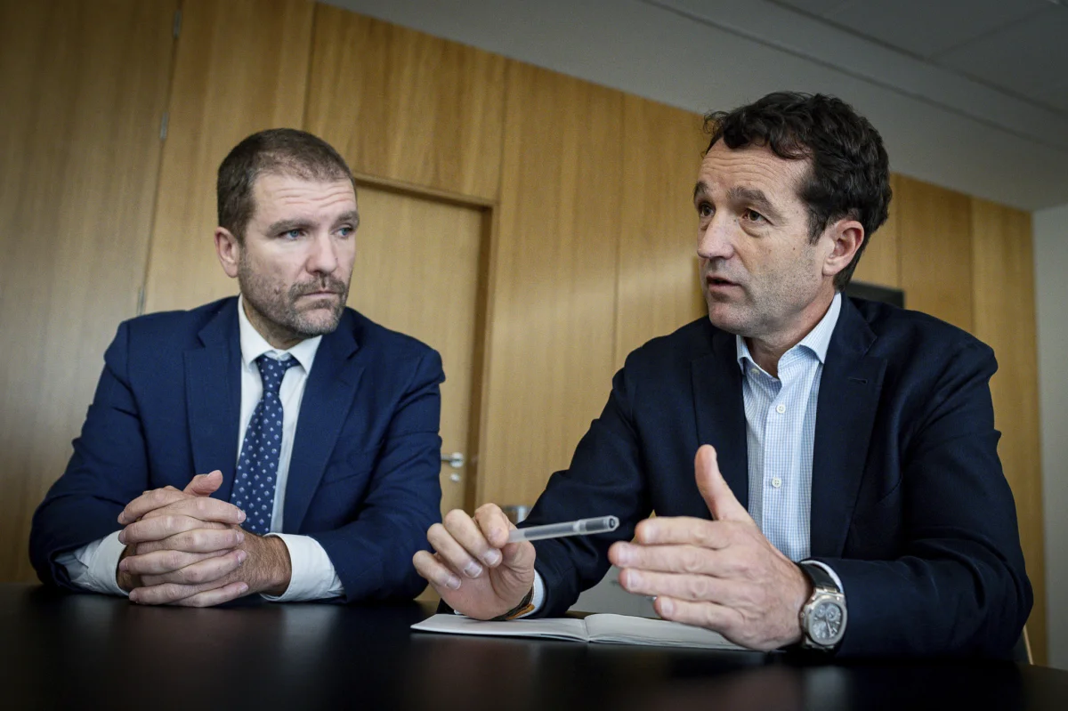 Escribano evalúa su futuro: tres estrategias para el crecimiento empresarial