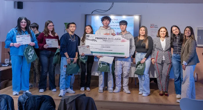 Estudiantes de La Roda destacan en educación financiera con primer premio nacional