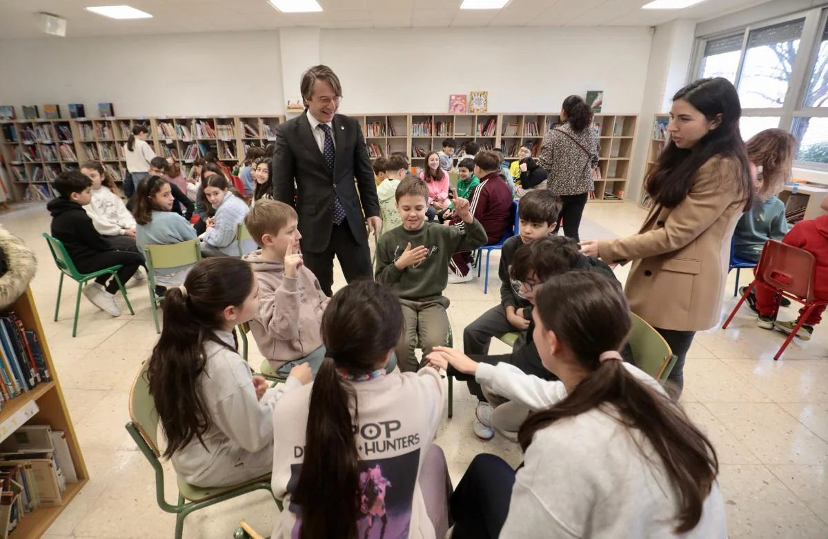 Estudiantes del CEIP Vilaverde-Mourente aprenden el valor de los impuestos para Galicia