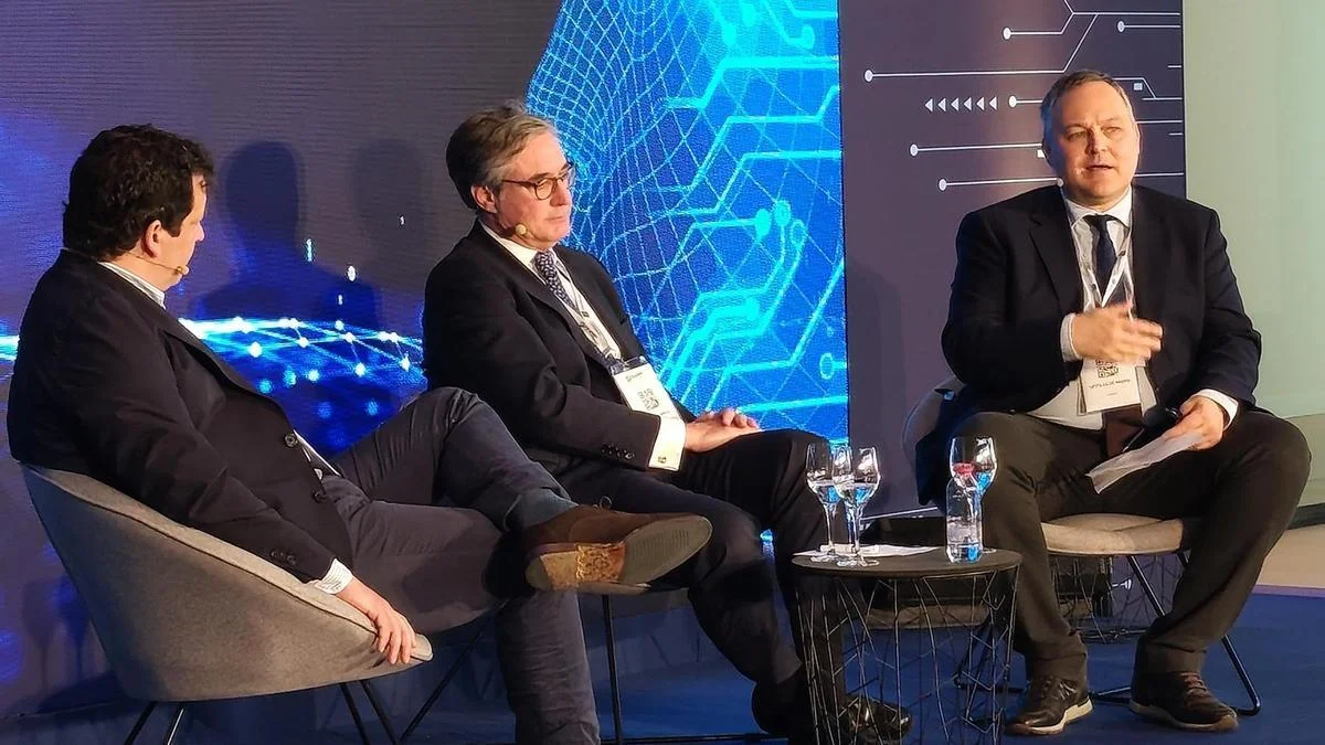 Expertos analizan el impacto de la IA en el asesoramiento financiero en el congreso EFPA 2026