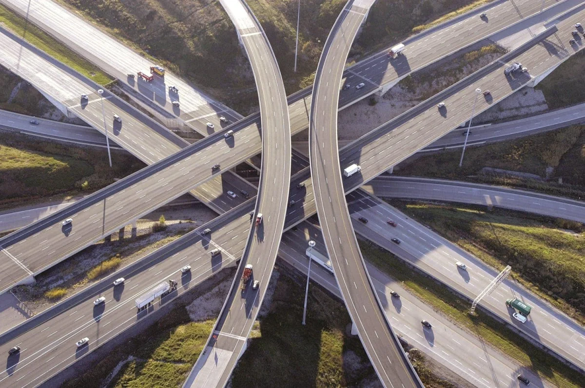 Ferrovial enfrenta tensiones en bolsa tras su arriesgada inversión en la I-285 de EE.UU.