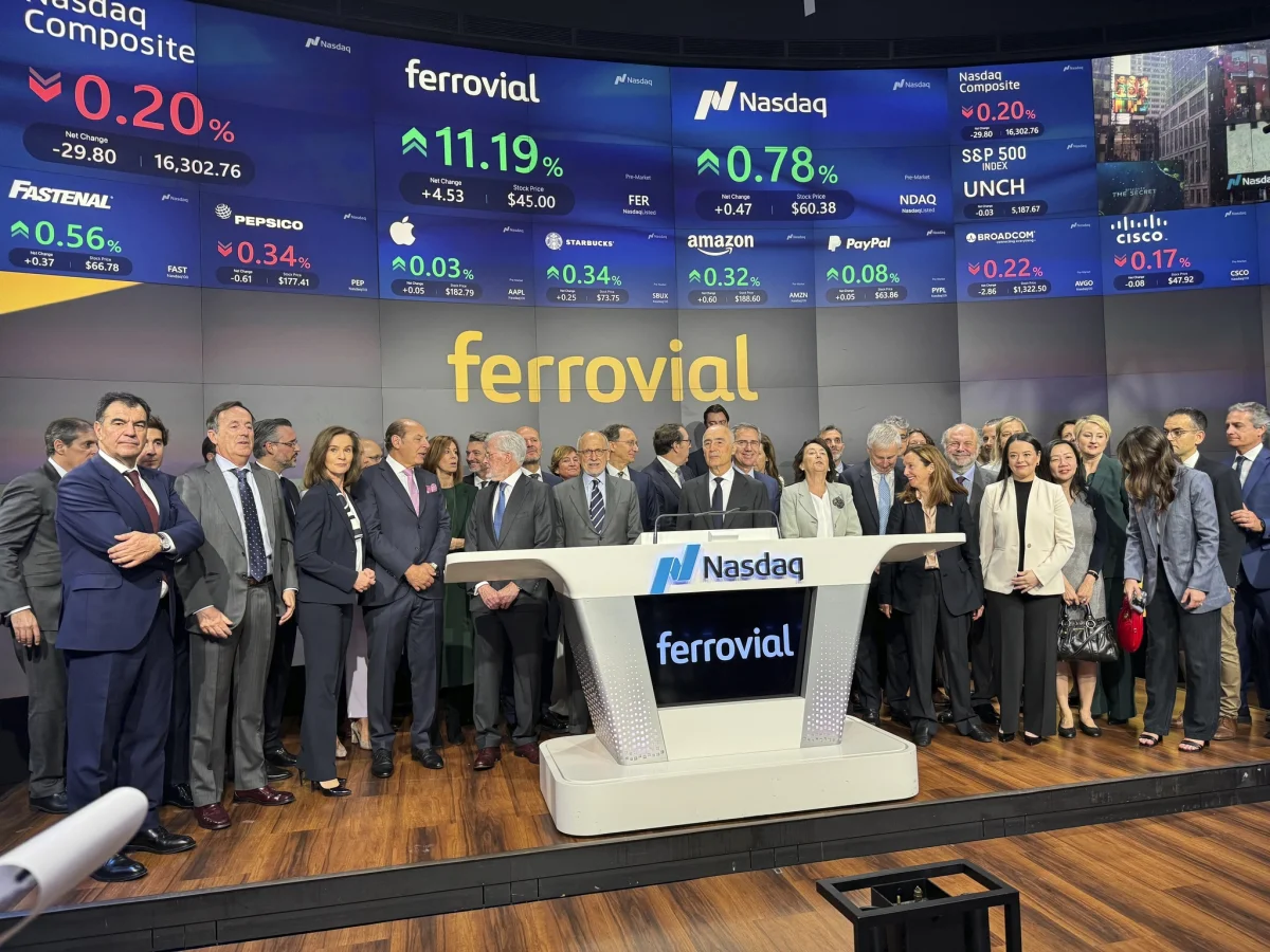 Ferrovial sufre en su estreno en el Nasdaq 100, impactando la confianza inversora