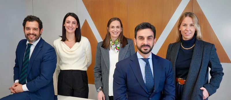 FinReg360 impulsa su estrategia con cinco nuevos directores para optimizar su crecimiento