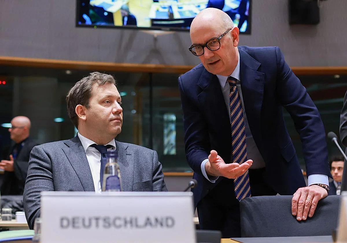 Francia descarta liberar reservas de petróleo del G7, afectando mercados globales