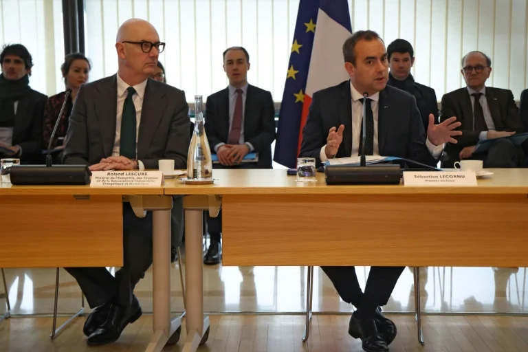 Francia mejora su situación fiscal: el déficit público baja al 5,1% en 2025