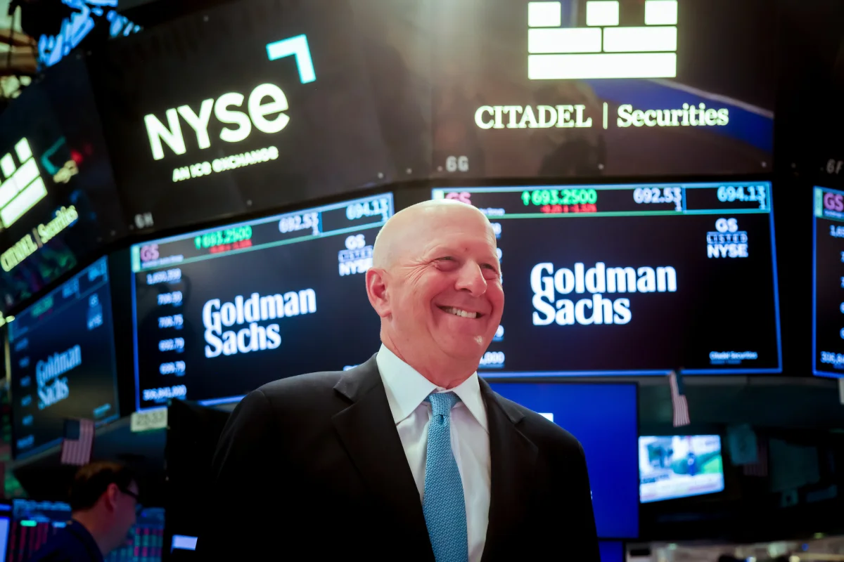 Goldman Sachs transforma la volatilidad del mercado en beneficios millonarios