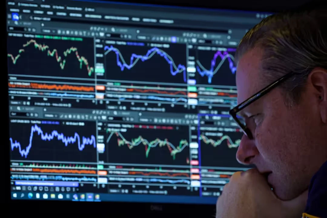 Greenspan y Powell: ¿la fórmula secreta para elevar el Dow Jones a nuevos máximos?