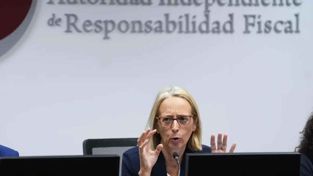 Hacienda enfrenta presión para recortar más de 10.000 millones y evitar un déficit crítico